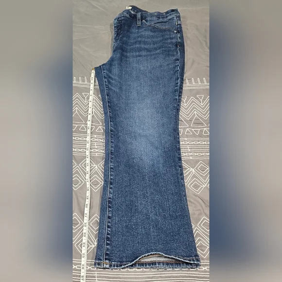 Madewell Midrise Kick Out Jeans Size 33 - Picture 3 of 8